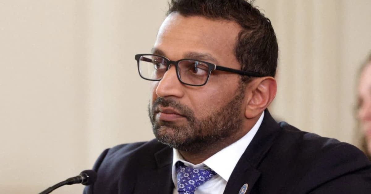 Demokrat tuduh Pengarah FBI mengintimidasi wartawan; Patel nafikan