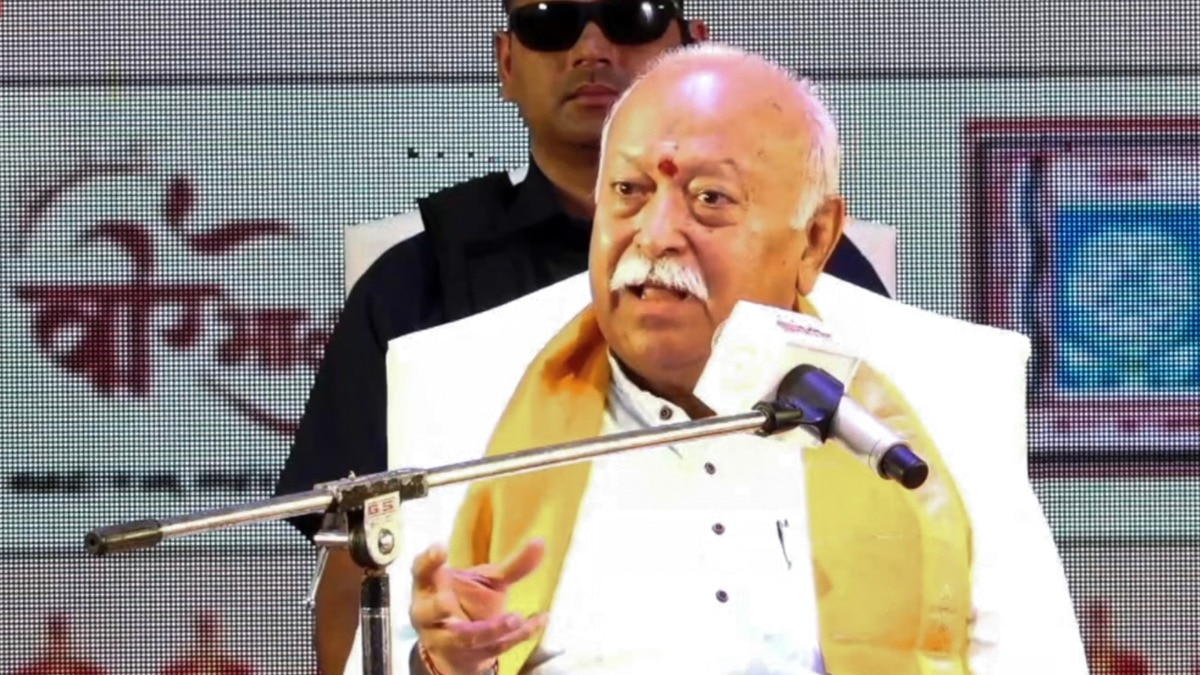 धर्म हमारे डीएनए में है: भागवत ने समझाया धर्म और रिलीजन में अंतर