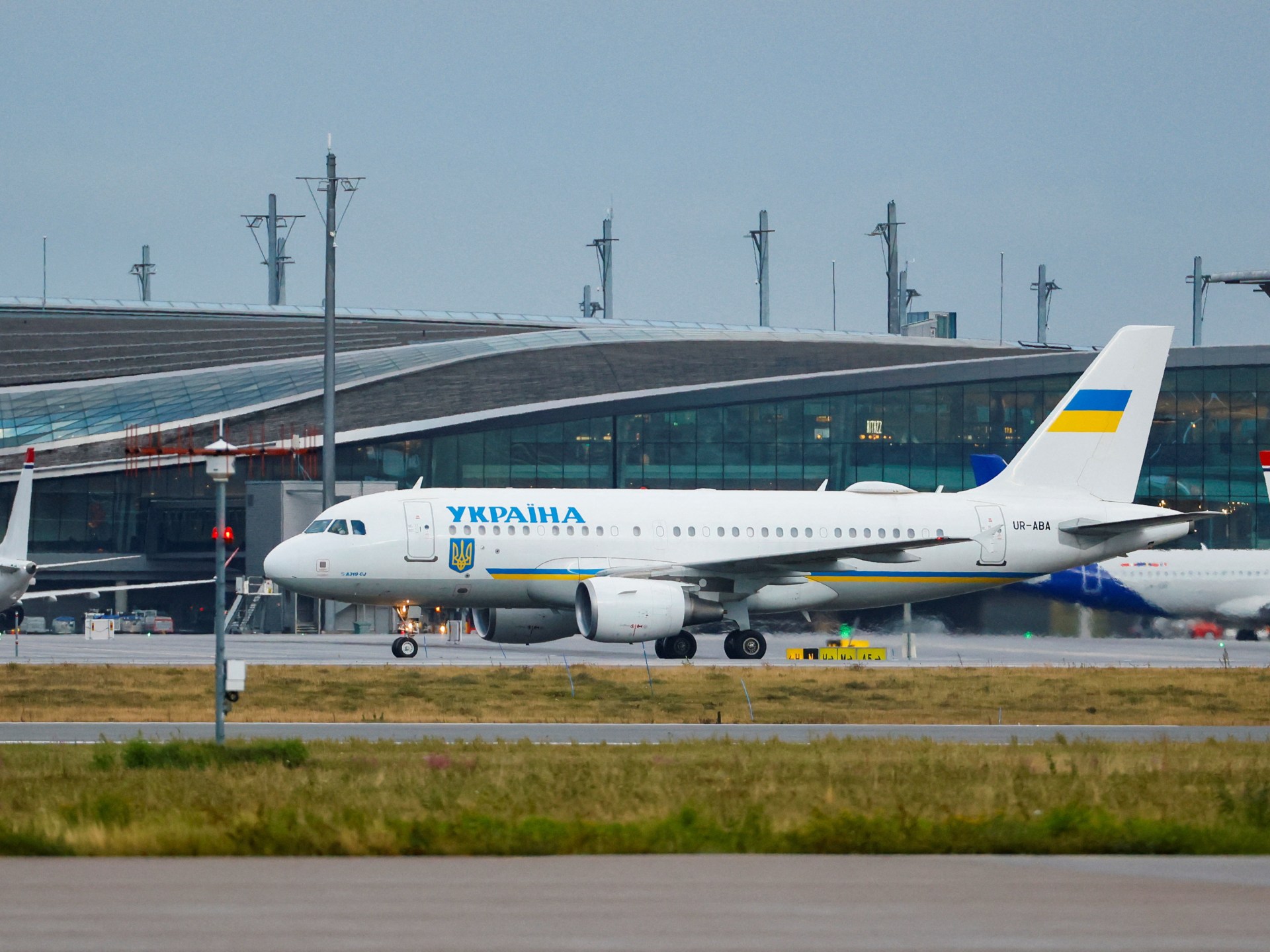 Ukrainian President's Aircraft Narrowly Avoids Drone During Takeoff from Moldova