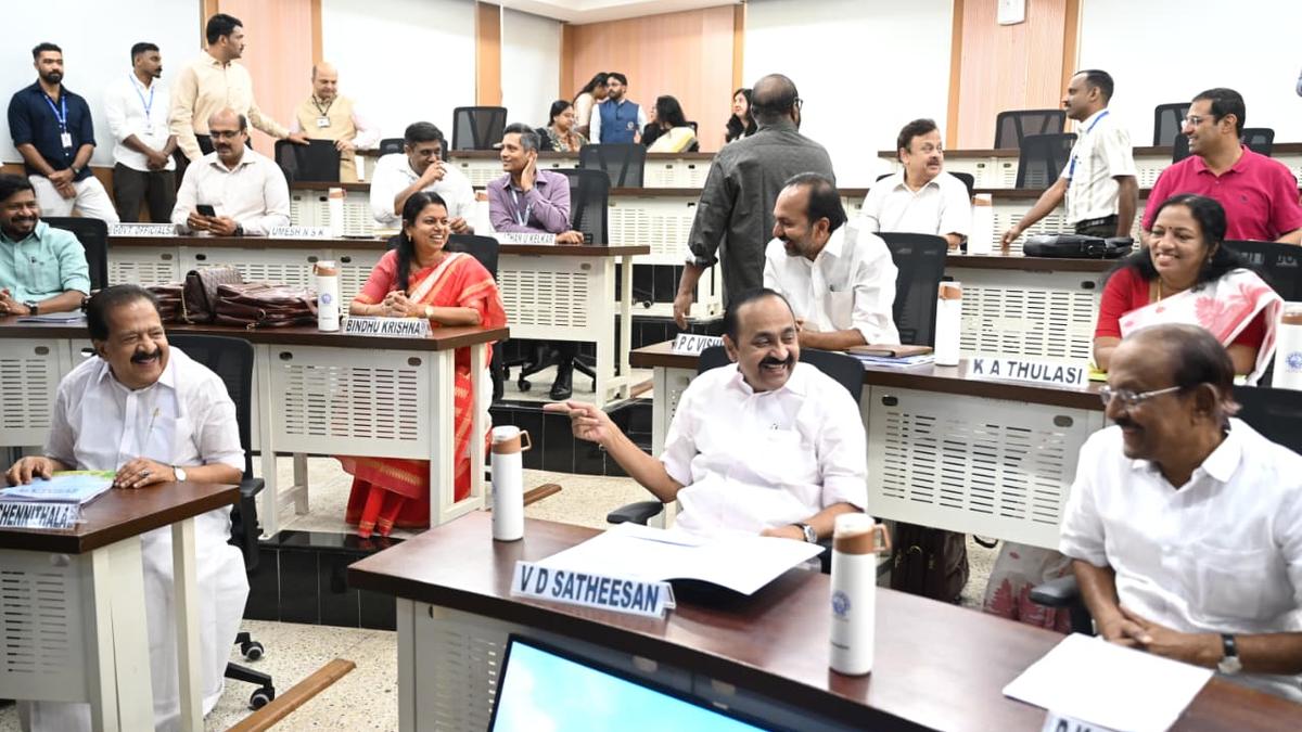 केरल के मंत्रिमंडल ने आईआईएम-के में रणनीतिक नेतृत्व सम्मेलन में भाग लिया