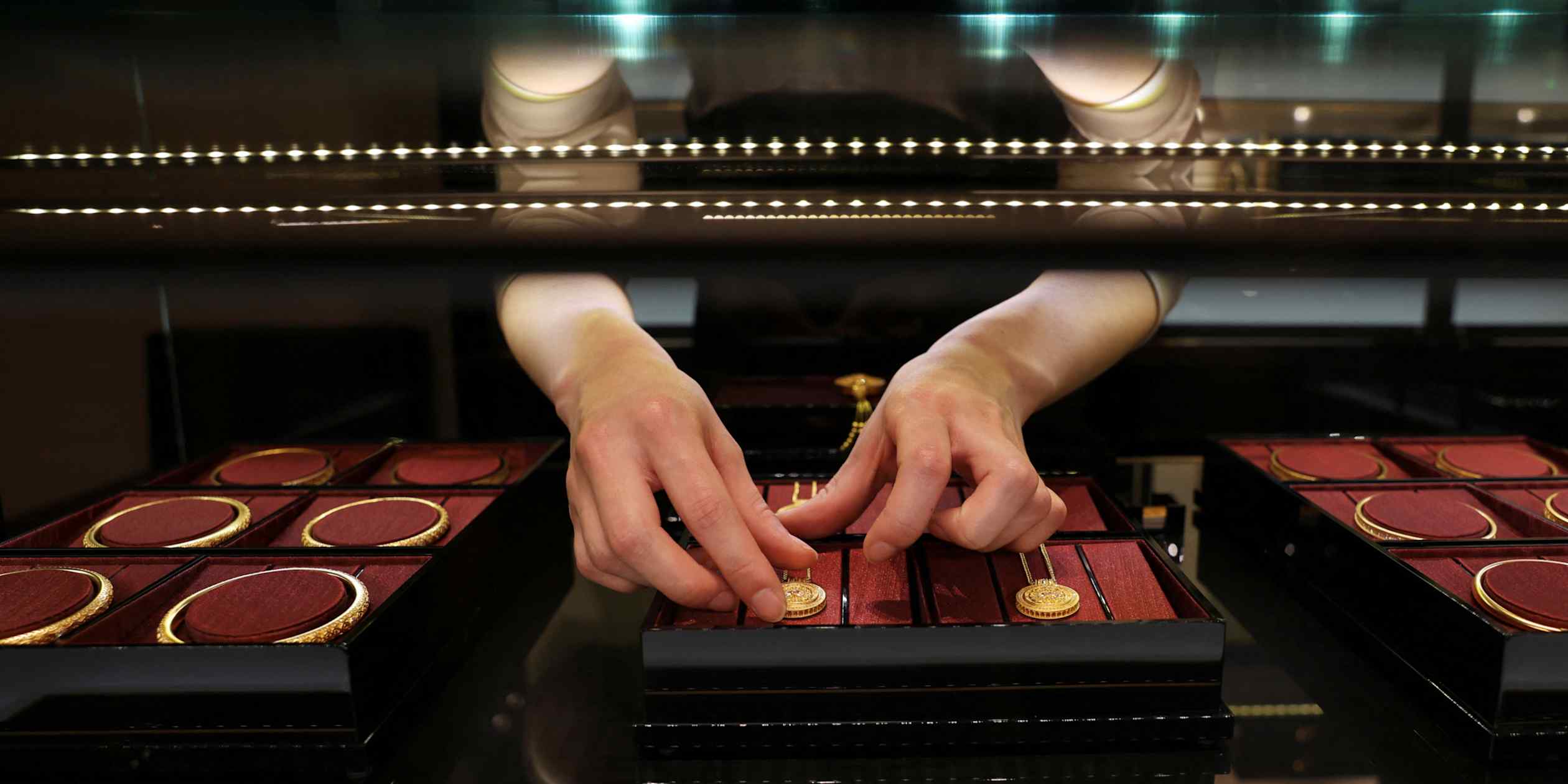 Laopu Gold charts expansion strategy amid slowing business growth