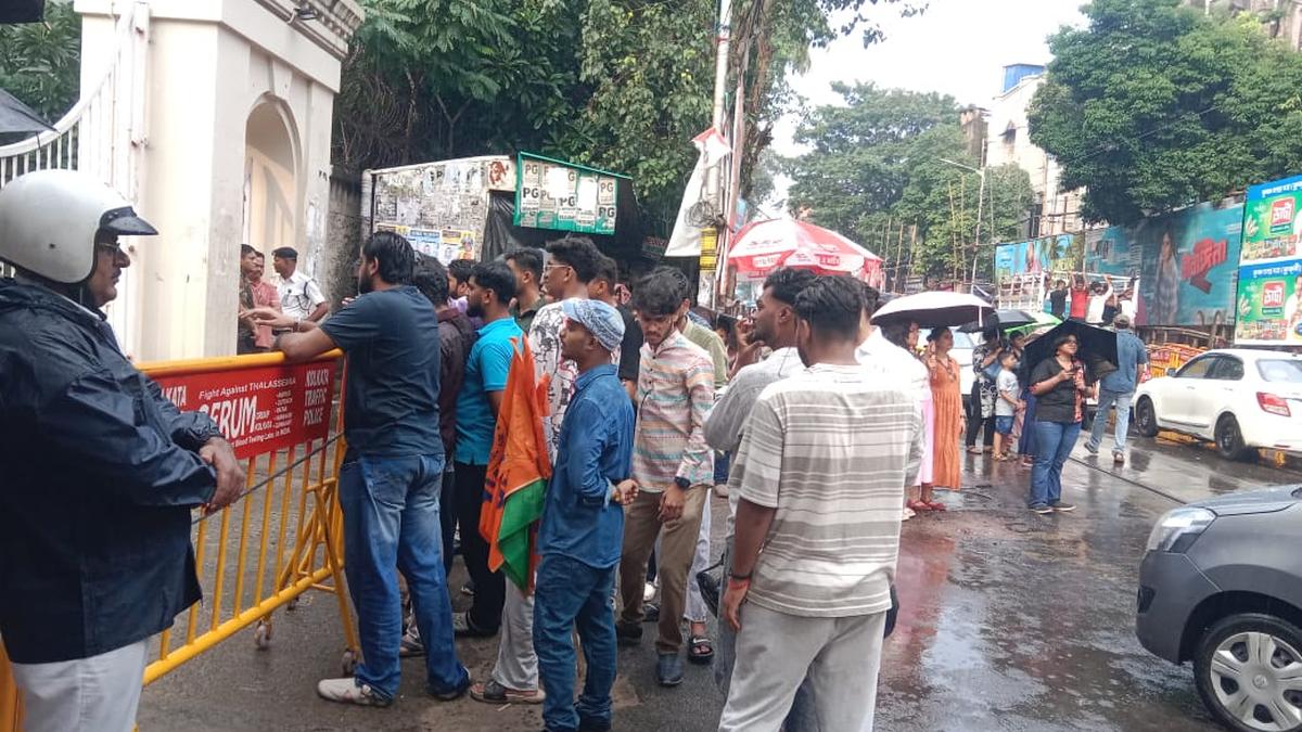 प्रेसिडेंसी विश्वविद्यालय में विवेकानंद पोस्टर को क्षतिग्रस्त करने का आरोप, जांच समिति गठित