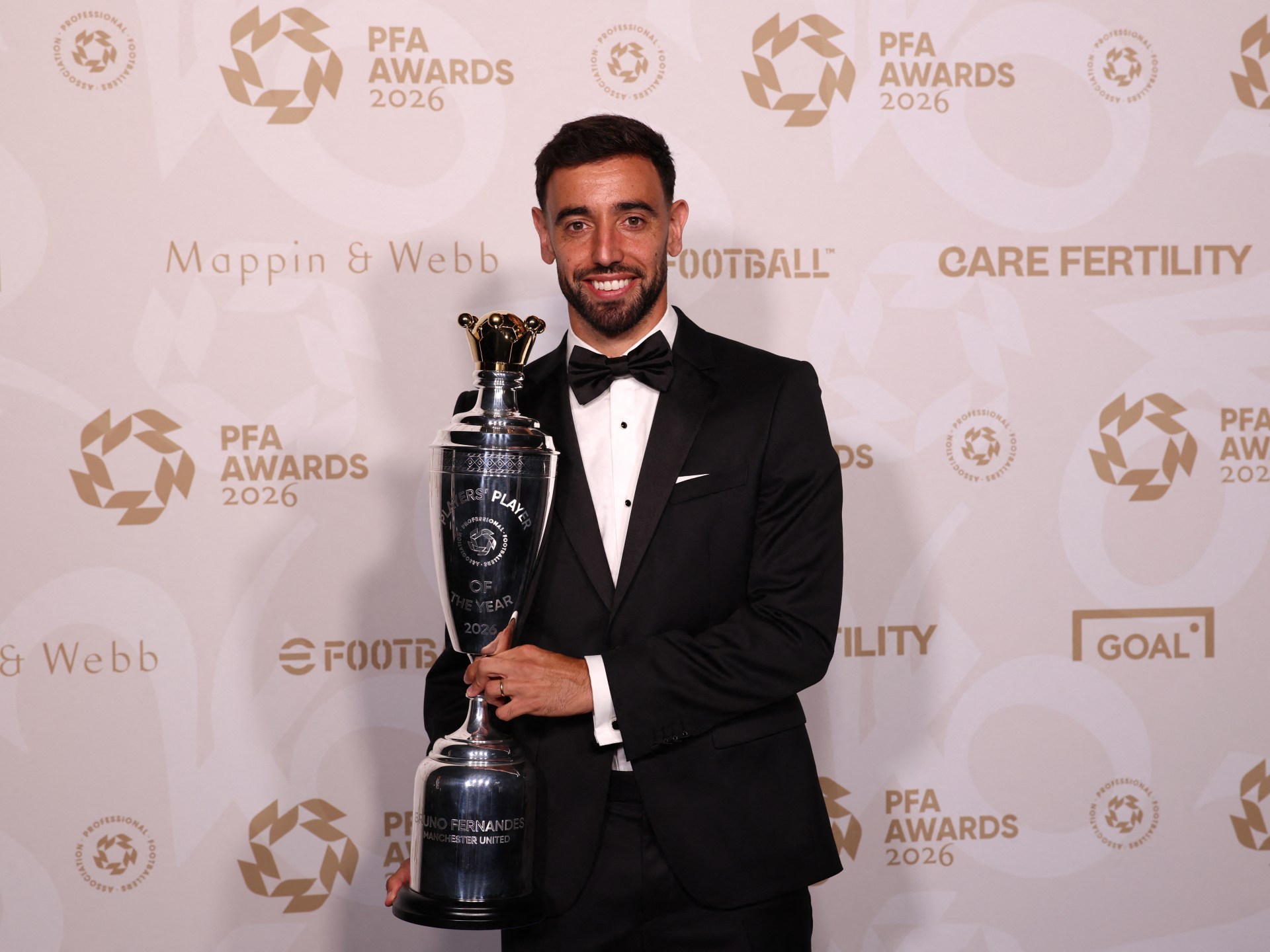 Manchester United's Fernandes, City's Shaw win PFA Player of Year awards