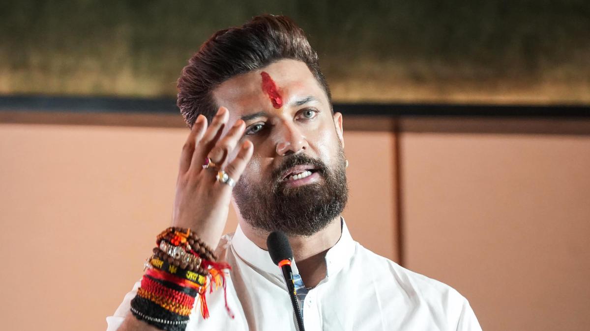Paswan challenges Gandhi over caste remarks, demands minister's ouster