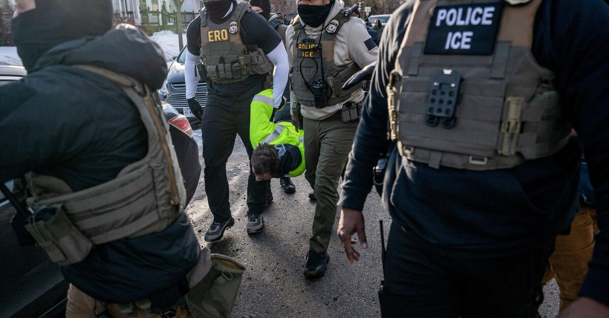 US immigration agency orders 6,000 electric shock gloves for enforcement operations