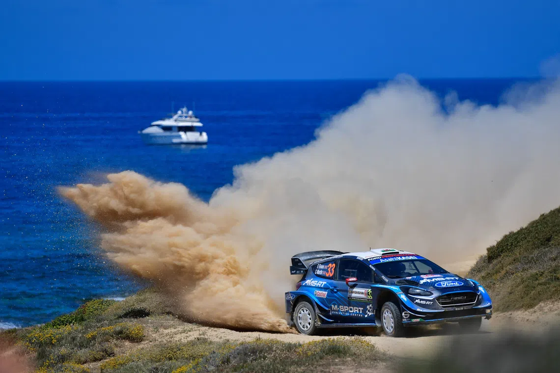 Evans trails in Sardinia opener but maintains title push