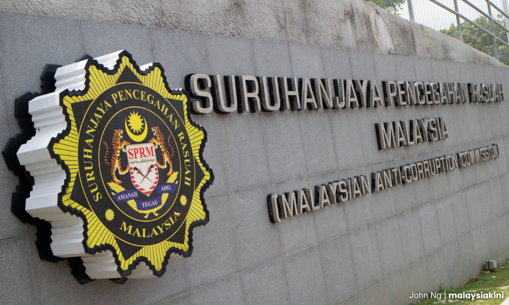 SPRM tahan lima orang termasuk dua pegawai penguatkuasa persekutuan dalam siasatan rasuah RM1 juta