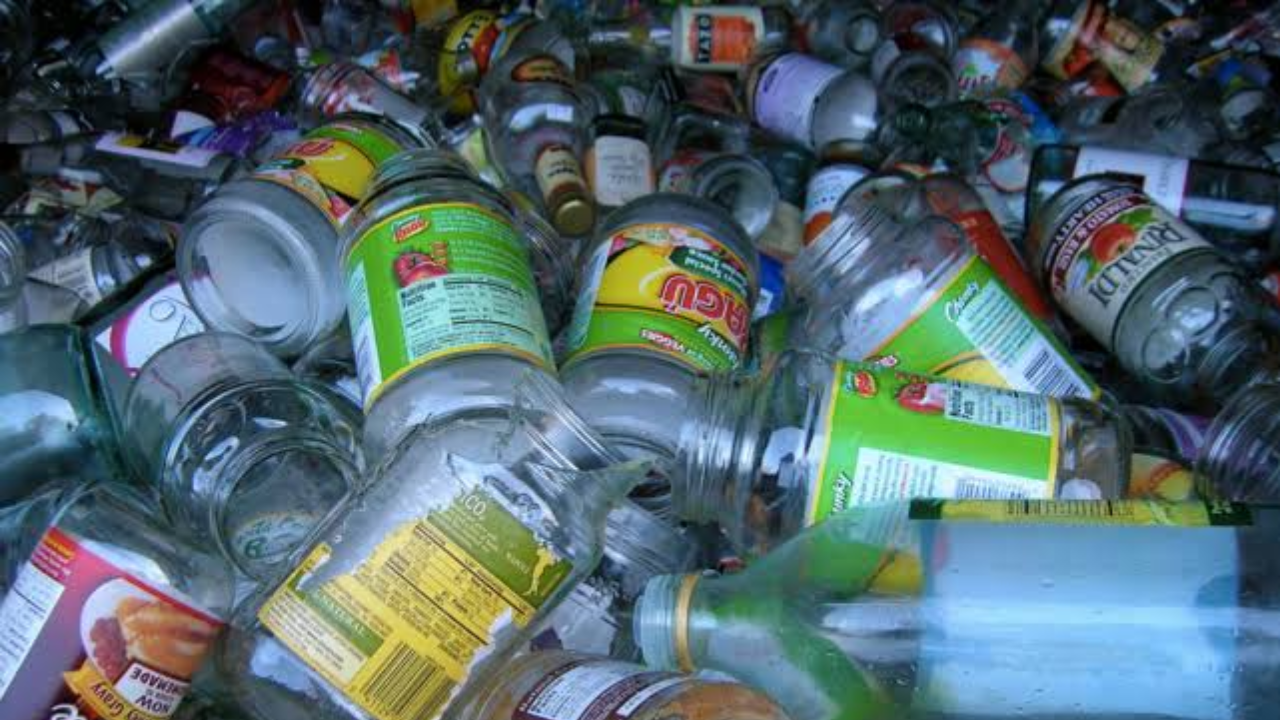 Manhattan skyscraper turns 29 million recycled bottles into building material