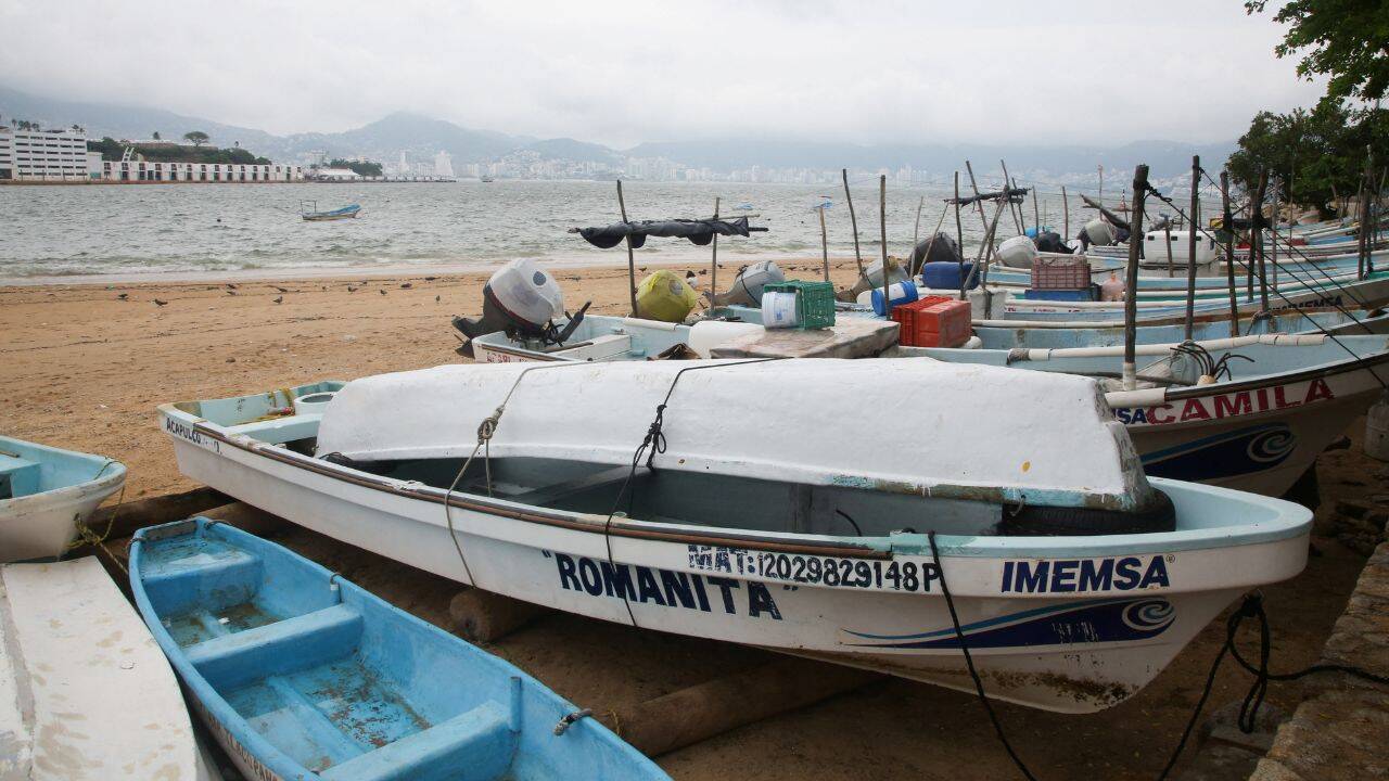Hurricane Trudy intensifies to Category 3 threat off Mexico's Pacific coast