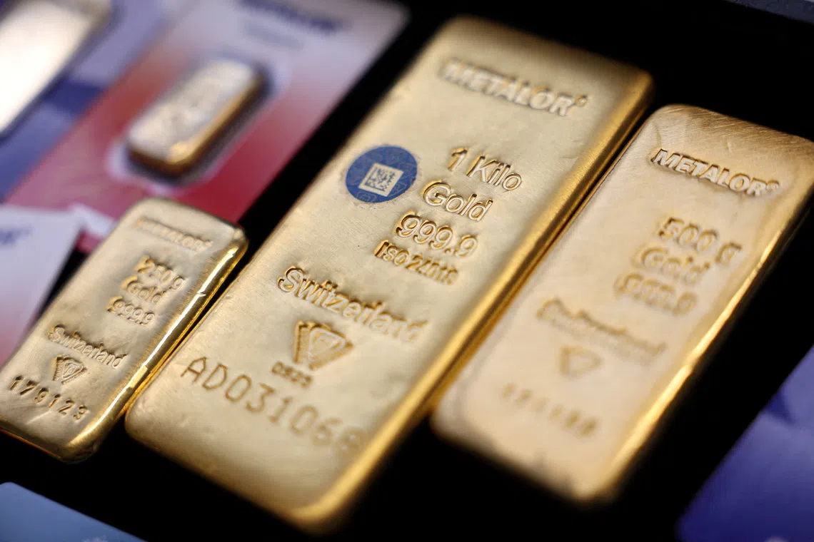 Gold prices edge up as dollar weakness boosts appeal