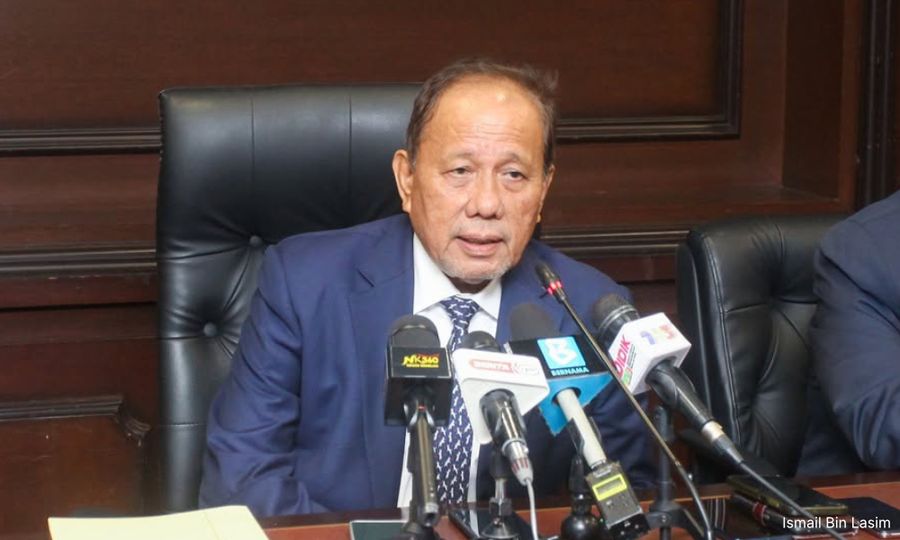 Trio Umno Negeri Sembilan nafikan pertemuan dengan pemberontak bersama MB