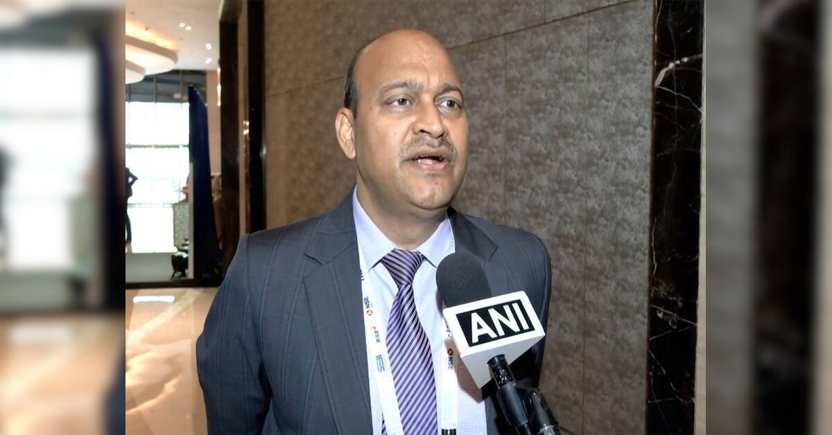 LIC Managing Director Dinesh Pant Approved for Voluntary Retirement