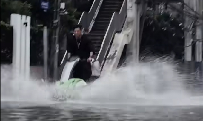 Bangkok man arrested for jet ski stunt during city flooding