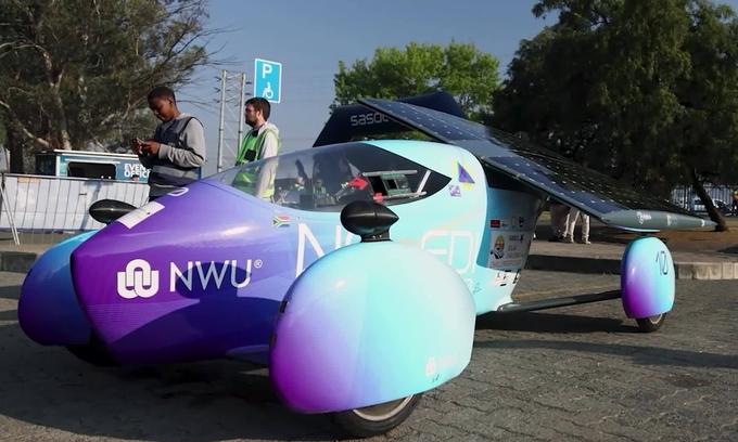 Solar-powered vehicles tackle 2,500 km African endurance challenge