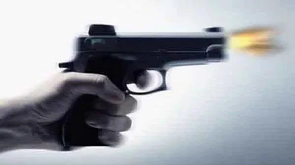 মোঘবাজারে গায়ক আসিফ আকবরের গাড়িতে গুলিবর্ষণ, পুলিশ তদন্তে