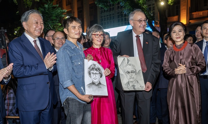 Vietnam's To Lam welcomes Swiss President with Hoan Kiem Lake visit