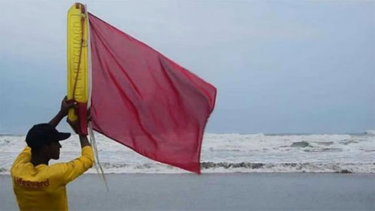 সমুদ্রে নিম্নচাপ সৃষ্টি, চারটি বন্দরে সতর্কতা সংকেত