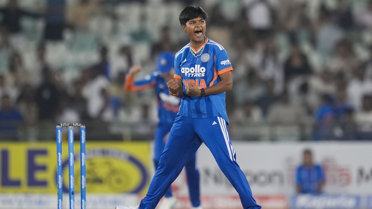 Kranti strikes early as India begins Women's ODI campaign