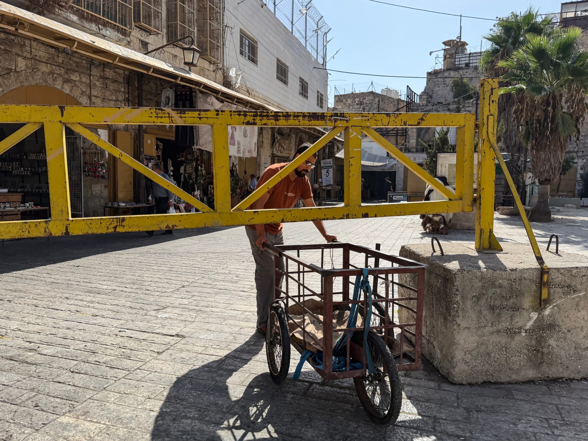 Palestinian life under siege in Hebron as Israeli restrictions tighten