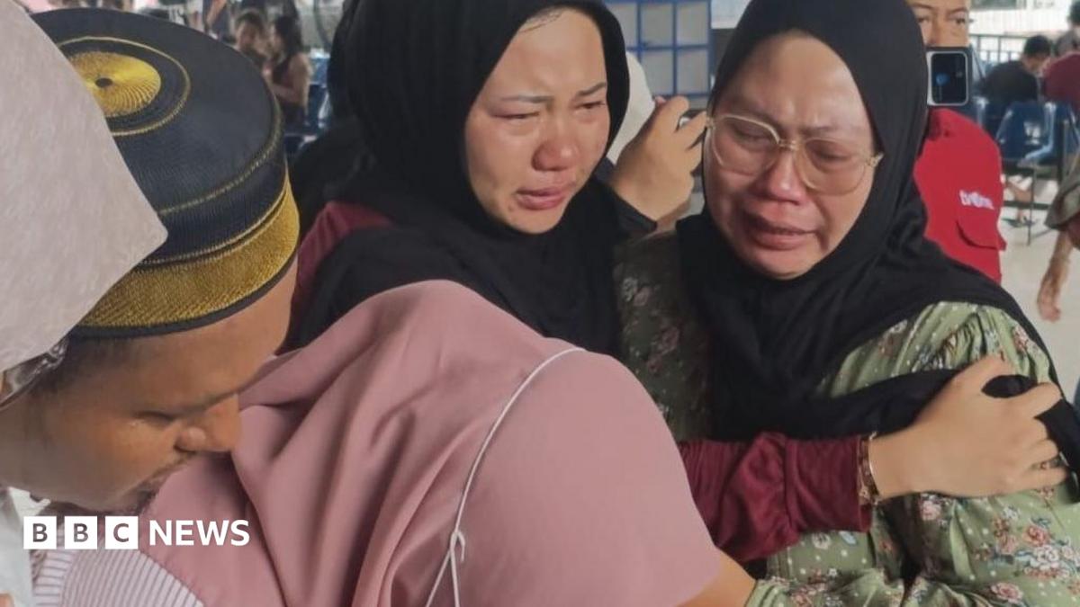 Six dead as Indonesian ferry surfaces after Java Sea disappearance
