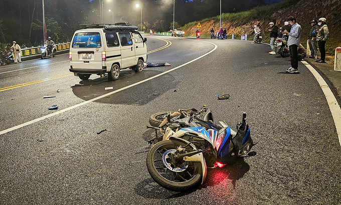 Indian motorcyclist killed in collision with van on Da Lat mountain pass