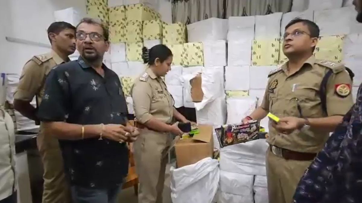 Police seize 30 quintals of firecrackers in Varanasi ahead of Diwali
