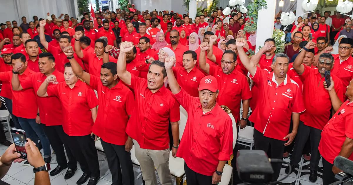 Bersatu risks political erosion by delaying decision on PN future