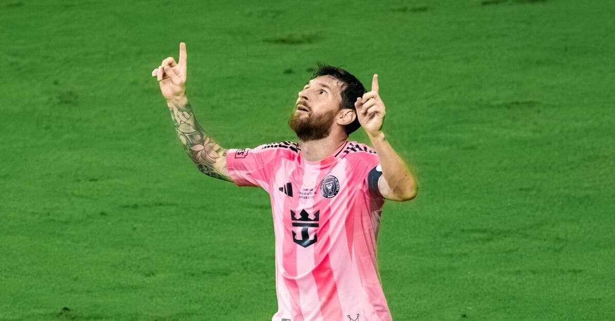 Messi scores twice as Inter Miami routs D.C. United 4-0