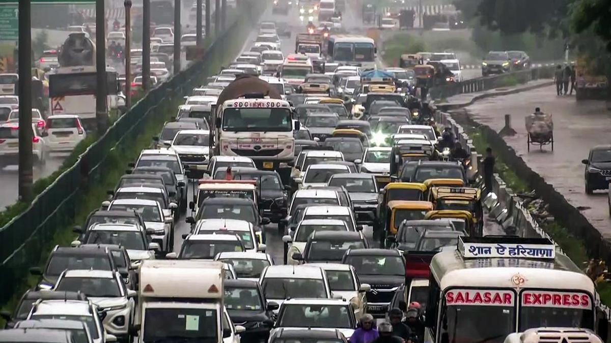 गुड़गांव में बारिश के बाद फिर जलभराव, विपक्ष ने BJP सरकार को निशाने पर लिया