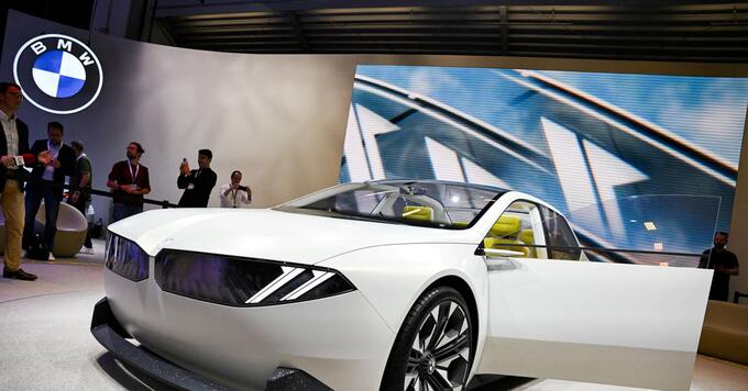 Chinese Restaurant Owner Rewards Top Staff with BMW Cars