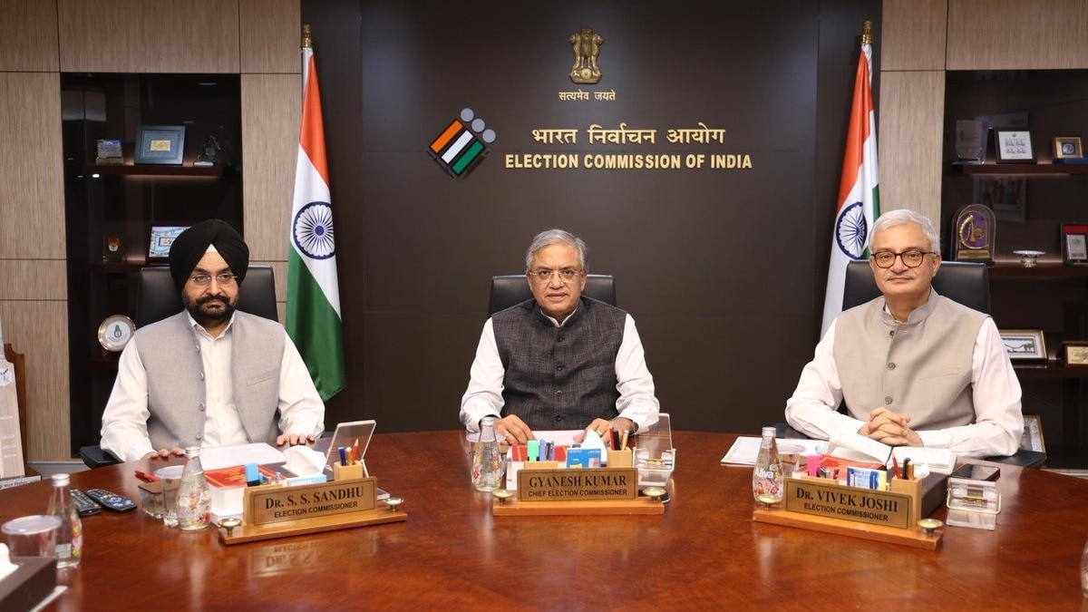 Election Commission holds high-level meeting amid controversy in Delhi