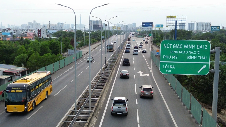 Sân bay Long Thành: Đề xuất làn đường ưu tiên cho xe buýt từ TP.HCM