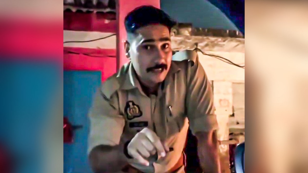 Video shows Uttar Pradesh constable threatening driver with violence