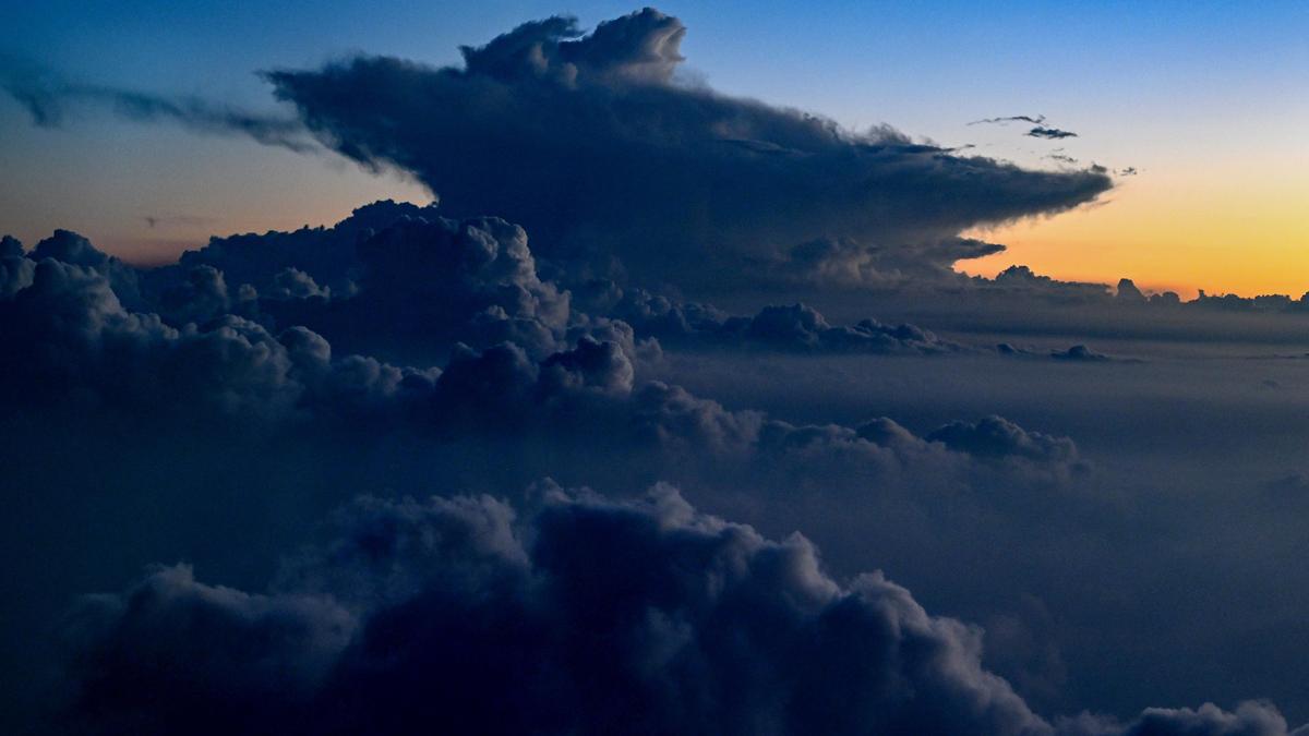 Cyclonic storm set to batter North Andhra Pradesh coast on October 28