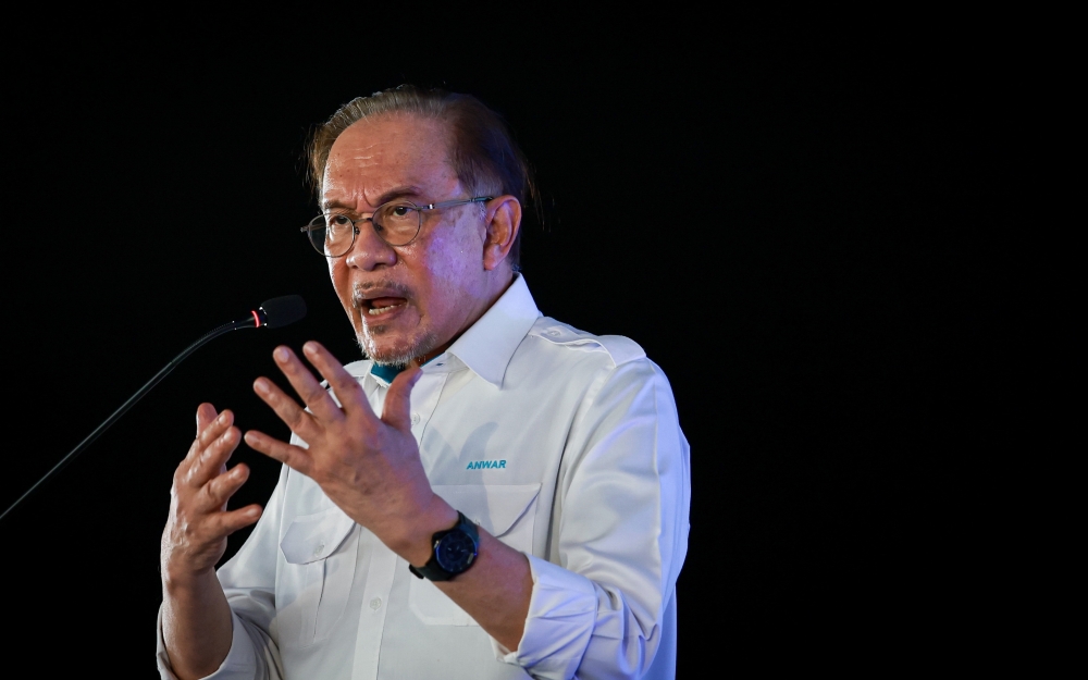 Anwar: Malaysia tidak boleh abaikan risiko keselamatan dalam tinjauan Waze