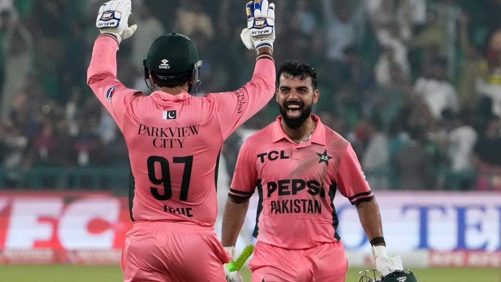 Shadab, Rauf's Historic Stand Denies England, Sends Pakistan to Final
