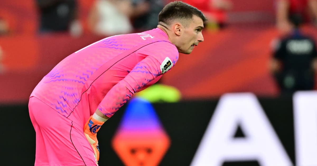 Penjaga gol Croatia Livakovic bergabung Barcelona dengan kontrak empat tahun