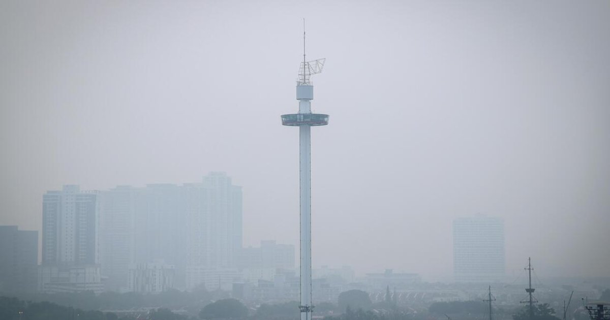 Malaysian schools shut as haze blankets three states