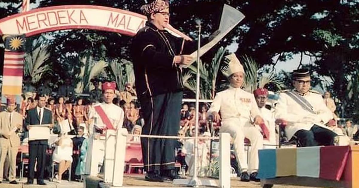 Anak Jusit Dokumentasikan Perjalanan Hidup Bapa dari Zaman Kanak-kanak hingga Pengibar Bendera