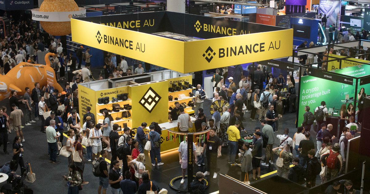 Binance suspends withdrawals following security incident