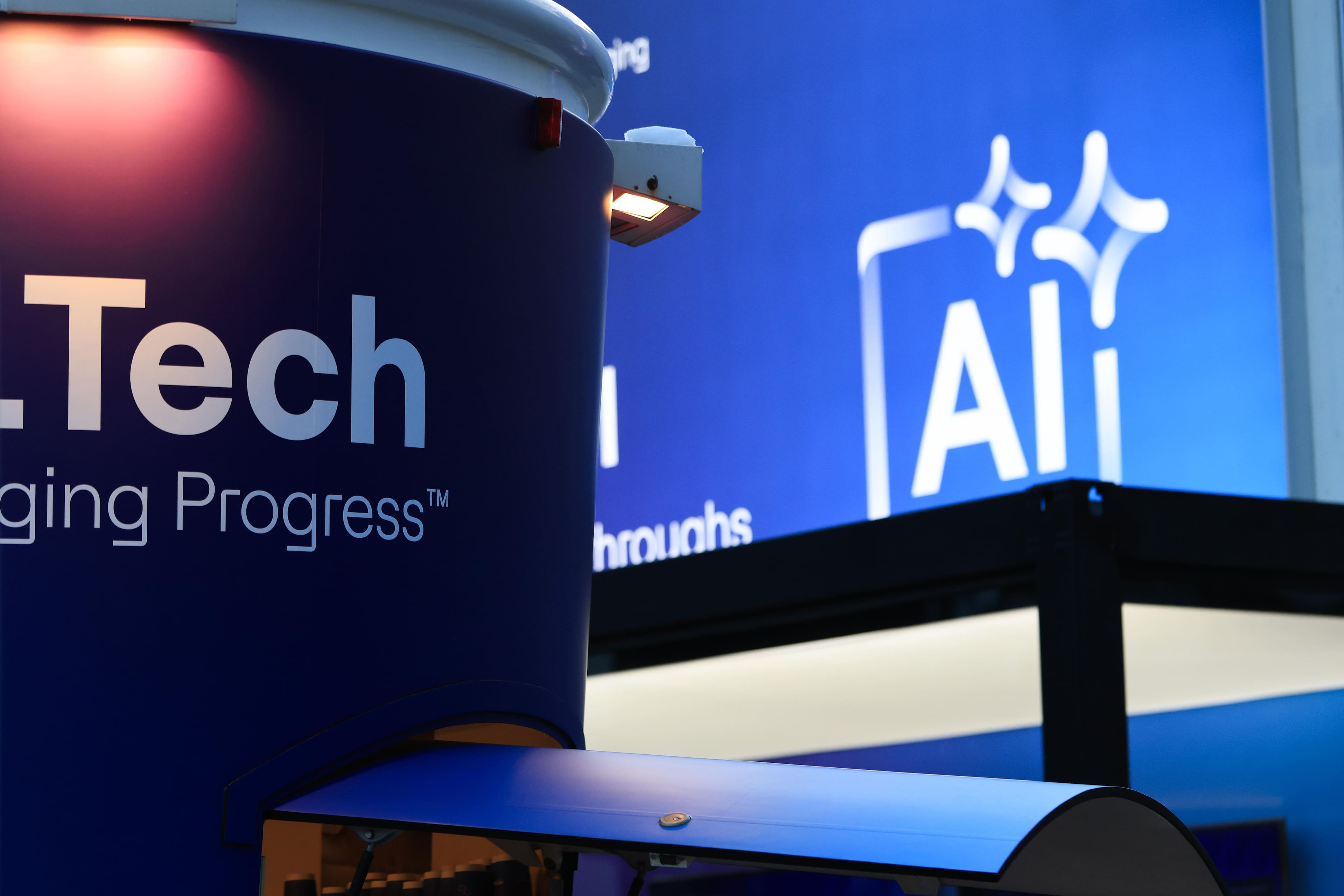 AI, banking demand buoy Indian IT sector amid Q2 slowdown