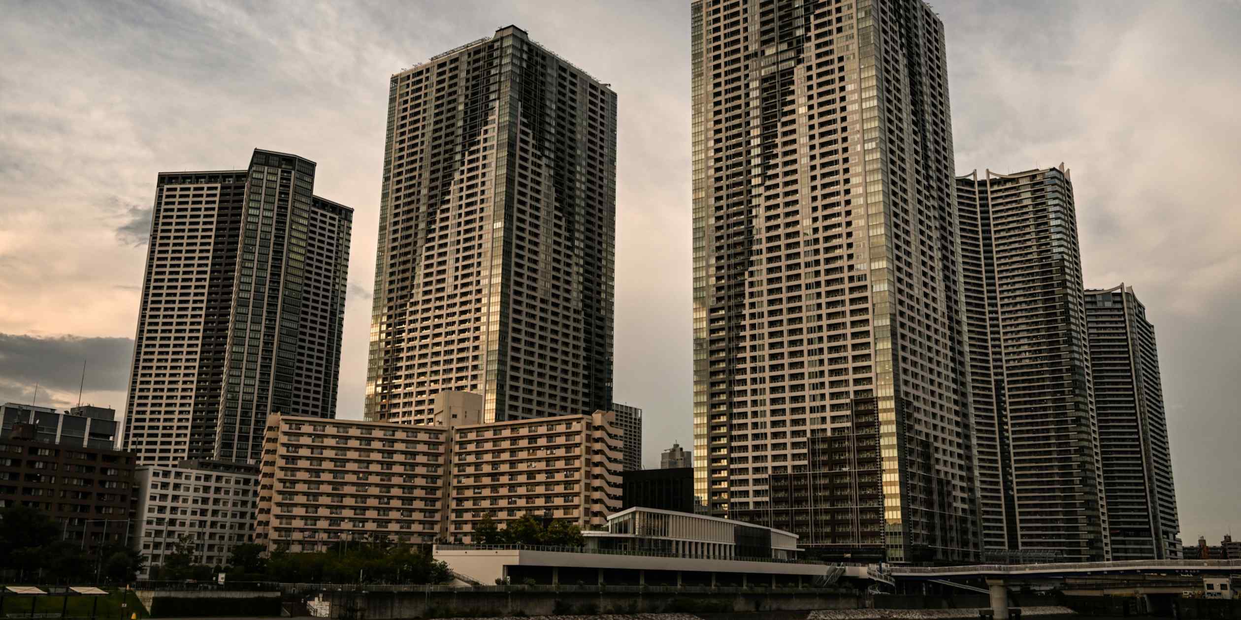 Japan considers tax reform to discourage speculative condominium purchases