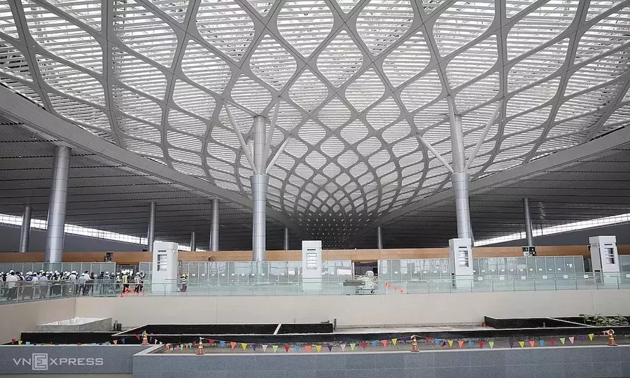 Long Thanh Airport faces labour crunch ahead of imminent opening