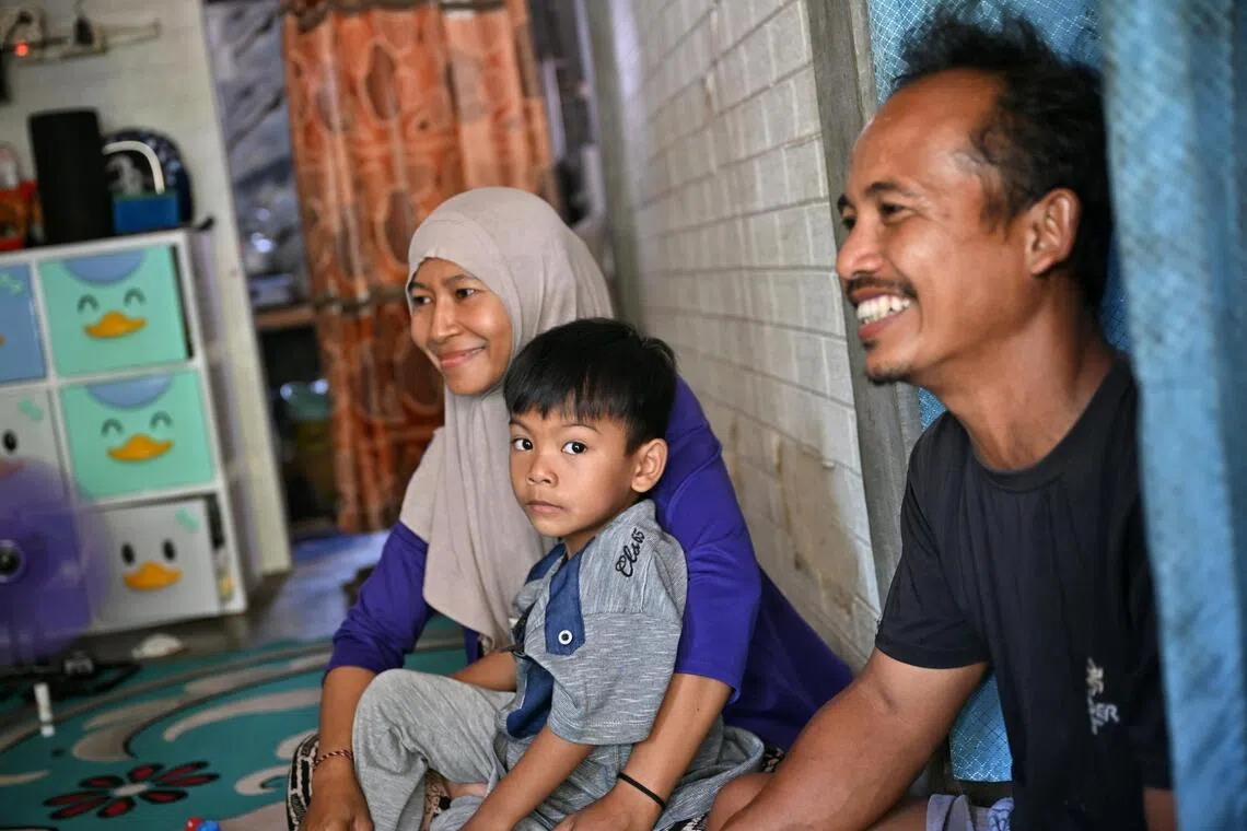 Indonesia's Kalimantan wildfires impose heavy toll on rural households