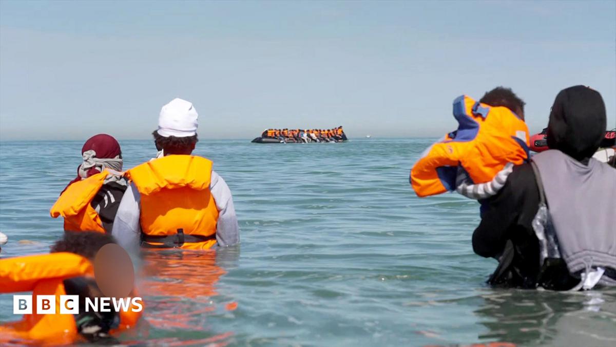 Human smuggling gangs turn to larger boats as enforcement tightens