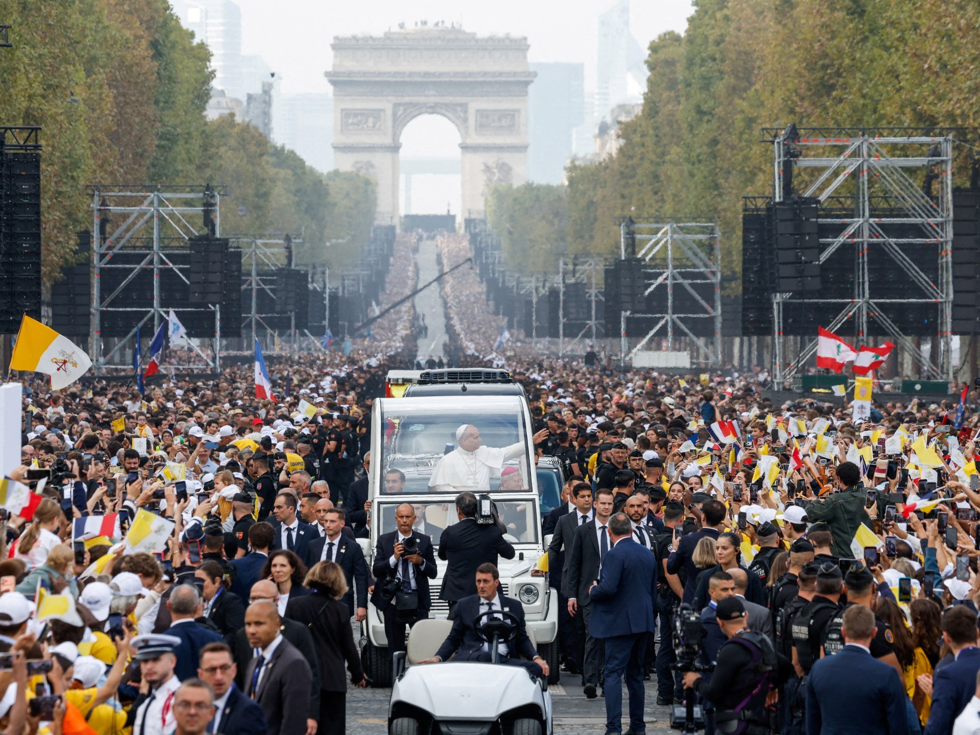 Hundreds of thousands gather for papal mass in Paris