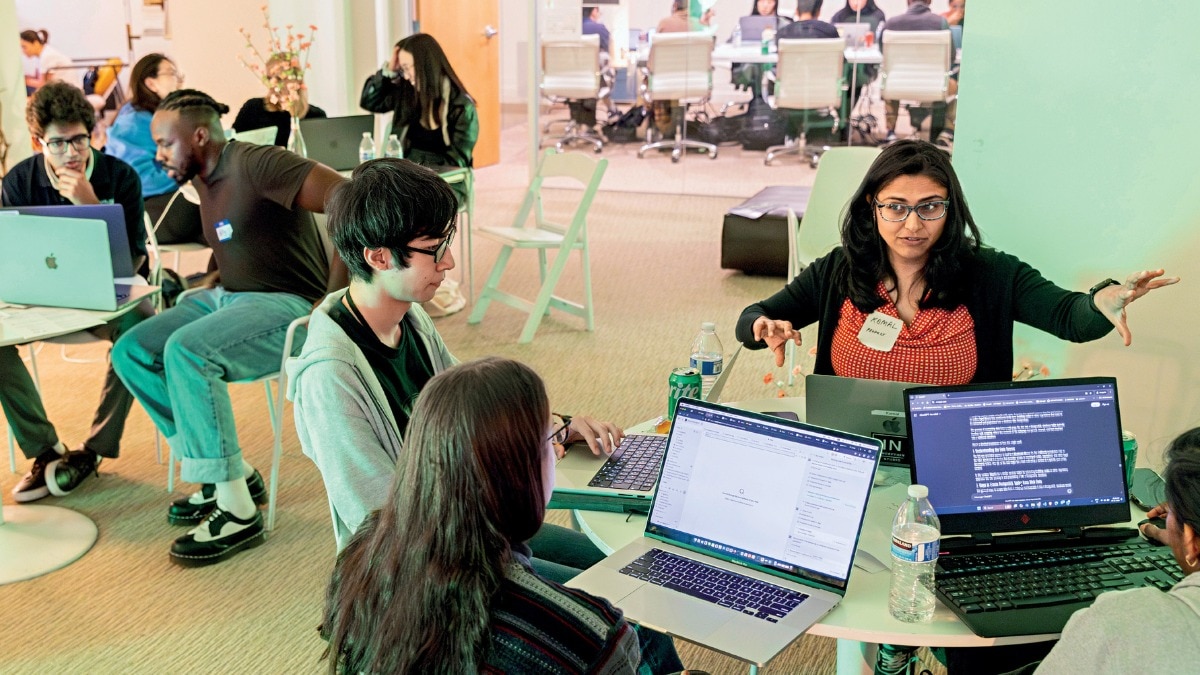 Indian IT sector grapples with tightening US visa restrictions