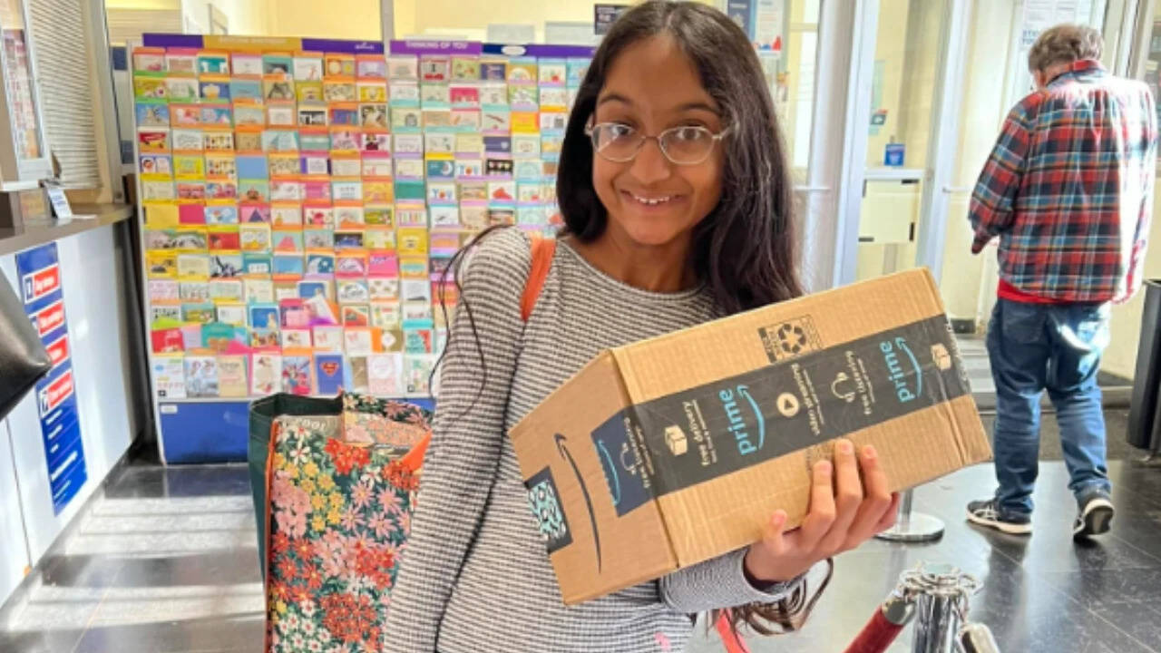 Young Indian-American distributes over 8,000 books to underprivileged children