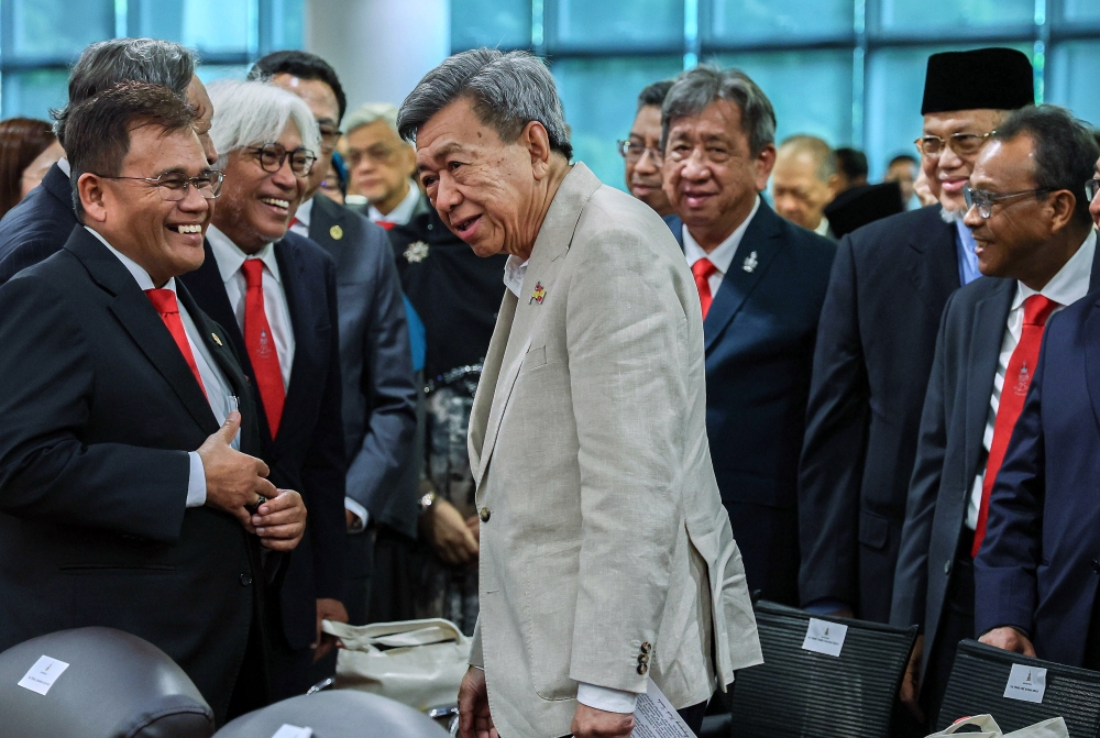 Selangor Sultan marks 25 years on throne with commemorative items