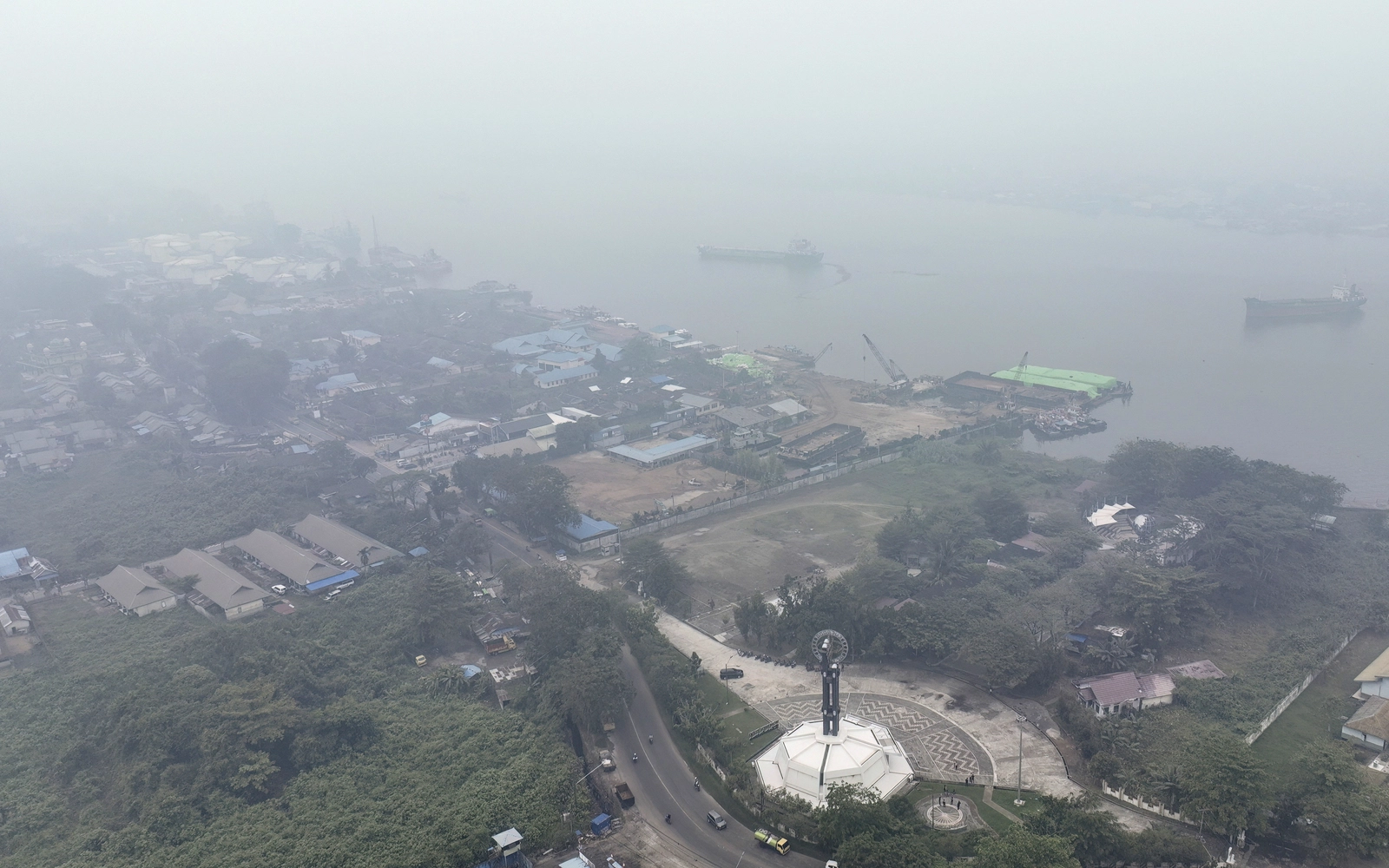 Indonesia grapples with over 333,000 acute respiratory cases